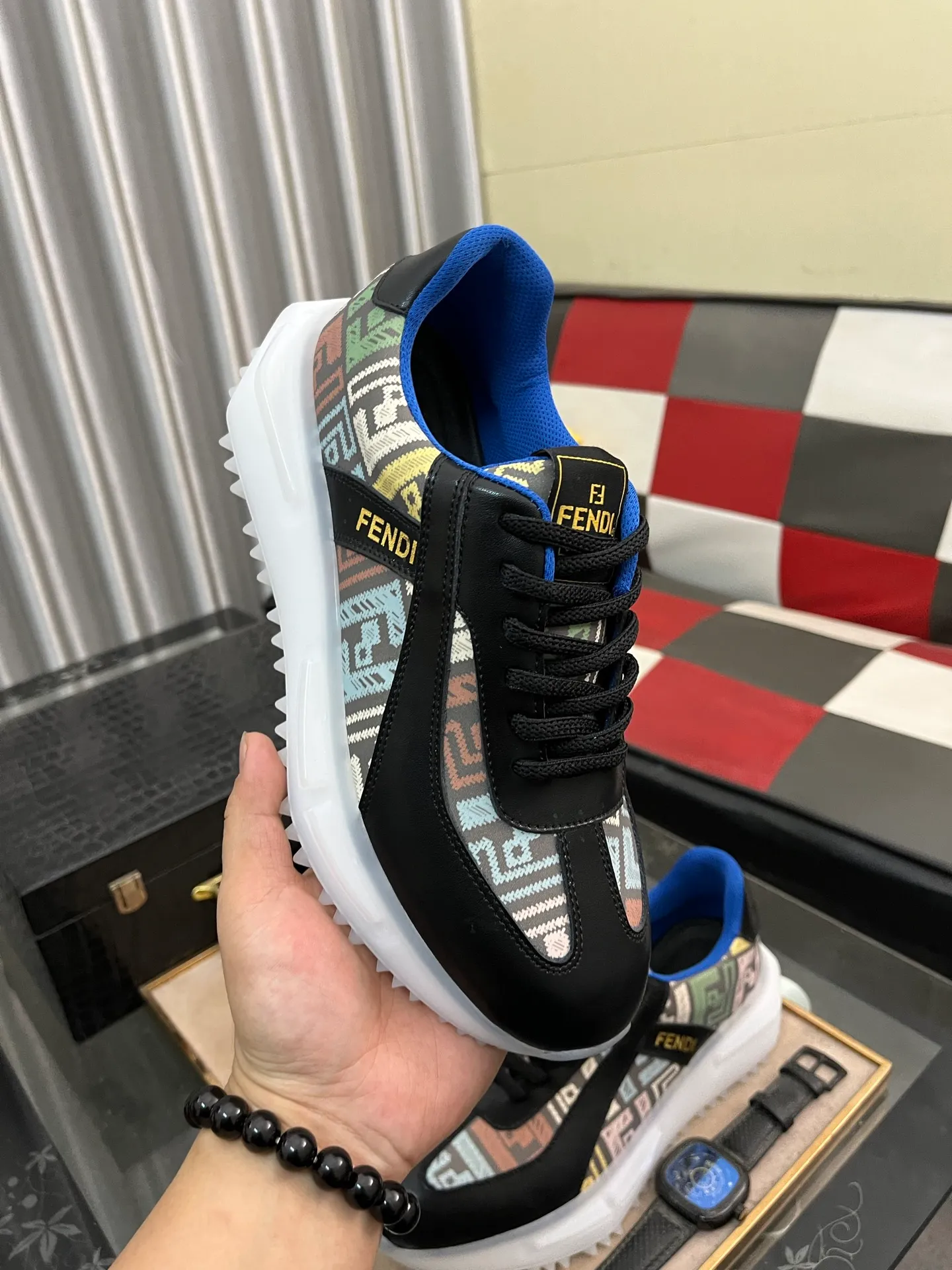 Men's Men's Shoes💰458⌚️⌚️Fendi [Fendi] men's new high-top casual shoes are on the market🔥The shoe body is made of brand-specific embossed leather, pigskin lining, breathable and does not cover the feet! Fashionable casual shoes 🙈Super light and wear-resistant outsole👣 Available in two colors, sizes 38-44